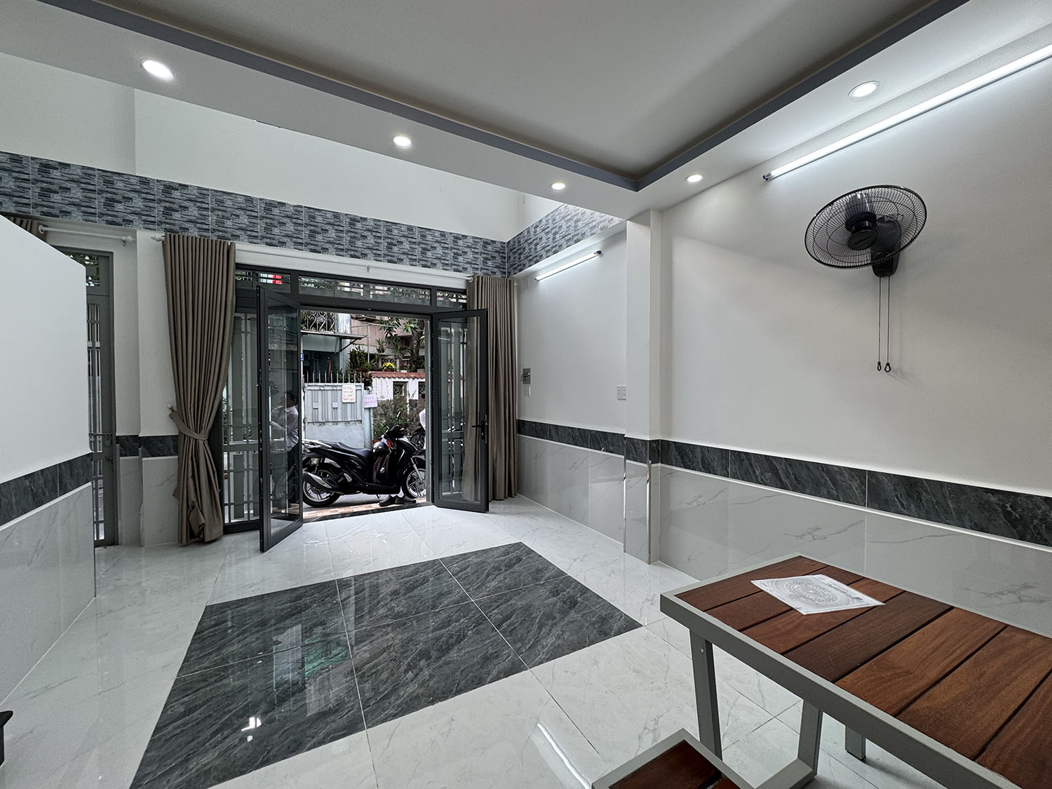 Tuyệt phẩm biệt thự mini 3 lầu, góc 2 mặt tiền hẻm 2 xe hơi 7 chỗ tránh nhau khu VIP Đặng Văn Ngữ